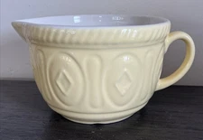 Mason Cash Earthenware Batter Mixing Bowl w/Handle 2Qt Daffodil Yellow Farmhouse