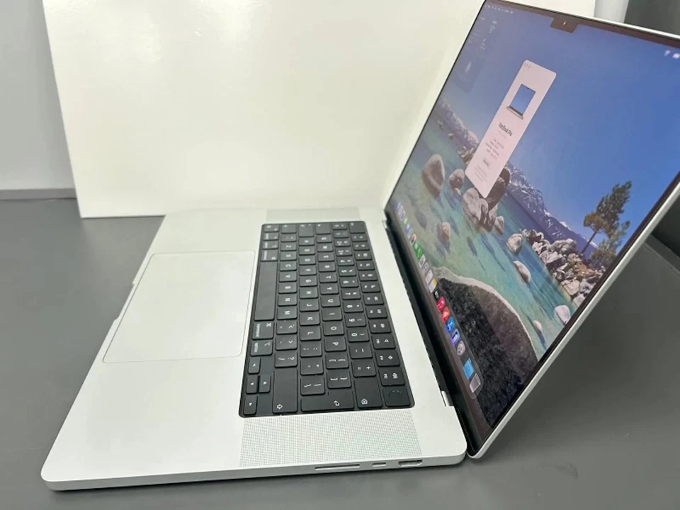Apple MacBook Pro 16" M4 Max · 48GB · 1TB, photo 3 of 5
