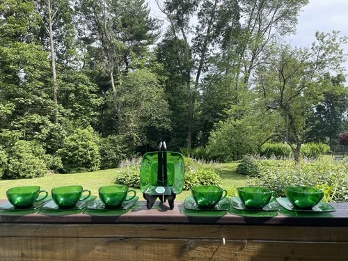 CUPS and SAUCERS  Vtg Set 7 Anchor Hocking Charm Forest Green Fire King