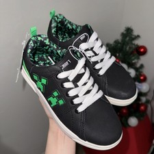 Boys' Minecraft Court Shoes - Black  Green Sneakers Big Kids  Size 2 MSRP 28 