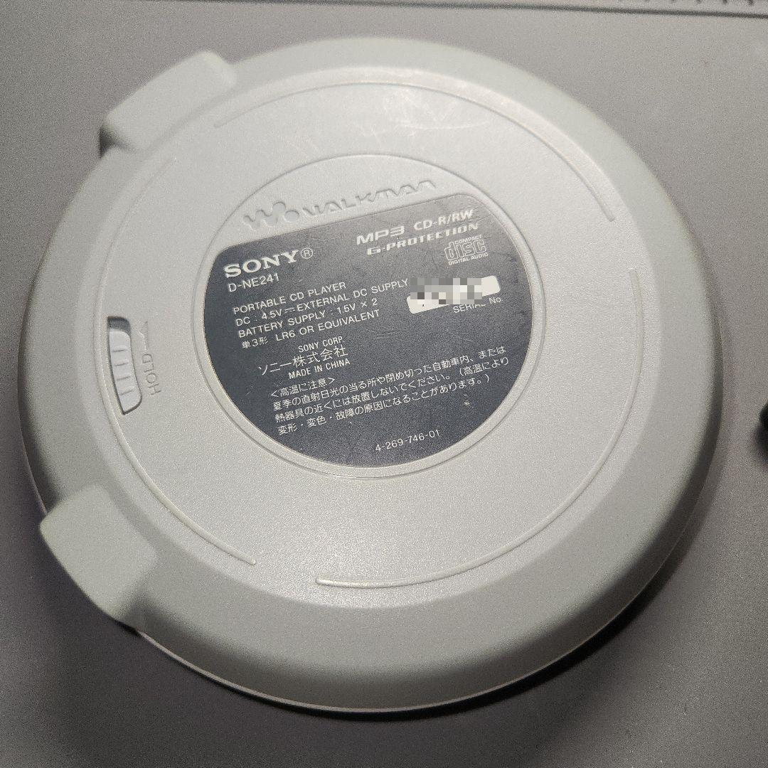 SONY CD Walkman D-NE241 Portable Player Compact Disc Silver