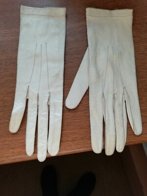 Antike weiße cremefarbene Lederhandschuhe ideale Hochzeitsanzeige weiches Echtleder