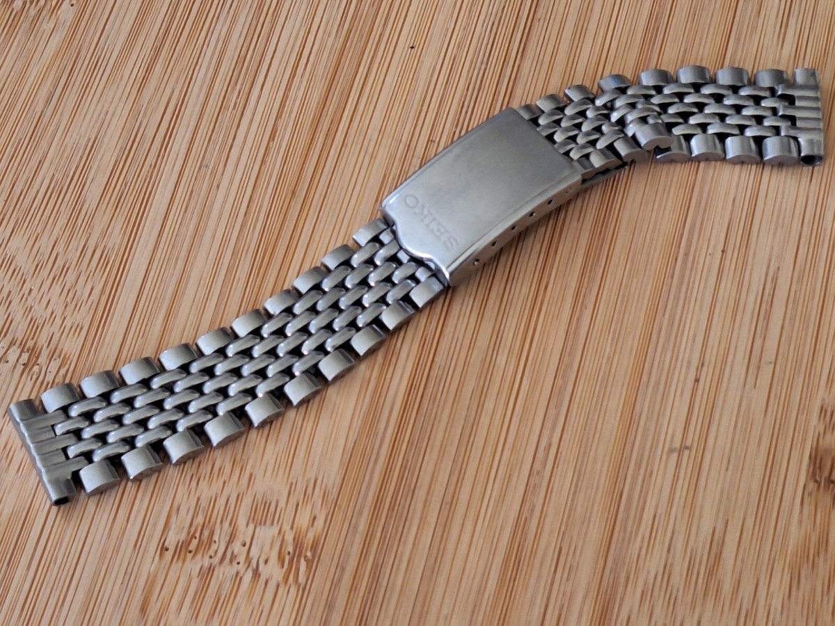 セイコー　Seiko 巻きライスブレス　18mm ヴィンテージ Seiko Beads Of Rice Vintage Watch 18 mm Bracelet End Links # Z012