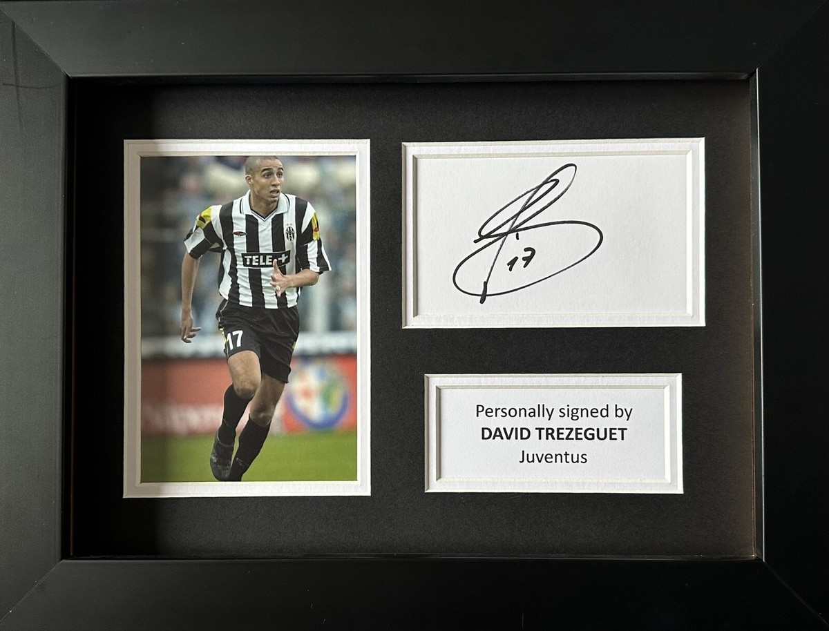 DAVID TREZEGUET SIGNED WHITE CARD IN JUVENTUS FRAMED DISPLAY +
