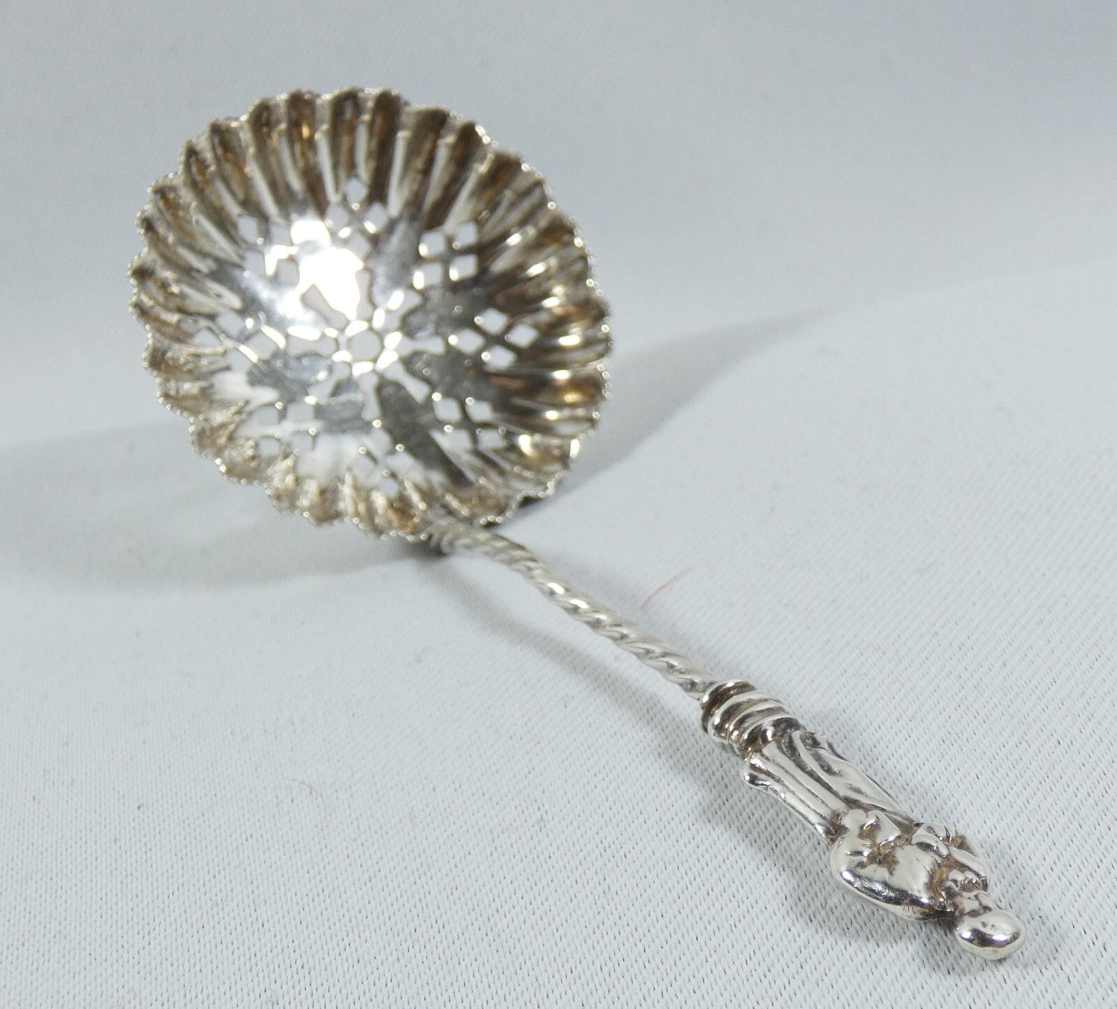 Antique Edwardian 1901 Sterling Silver Sugar Sifter Spoon Ladle Apostle