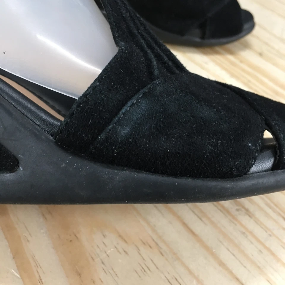 Босоножки женские Earth 6 B изогнутые с ремешками с открытым носком замшевые на танкетке черные с крючком и петлей - Изображение 4 из 4