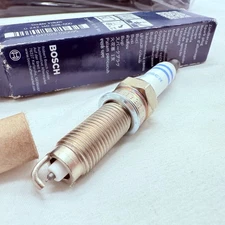 BOSCH 7431 OE Fine Wire Double Iridium Spark Plug - Single