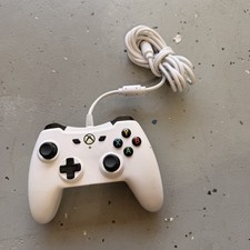 AmazonBasics 1500890-01 Xbox One Wired Contro...