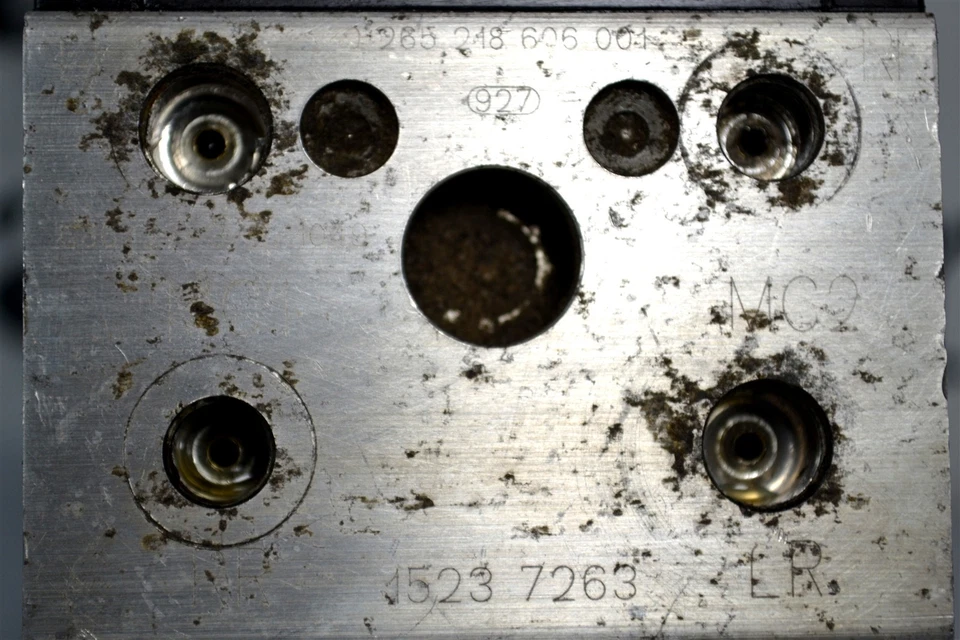 15237263 Chevrolet Equinox 2005-2006 ABS módulo de control de bomba OEM 5F4 222 Foto 3 de 4