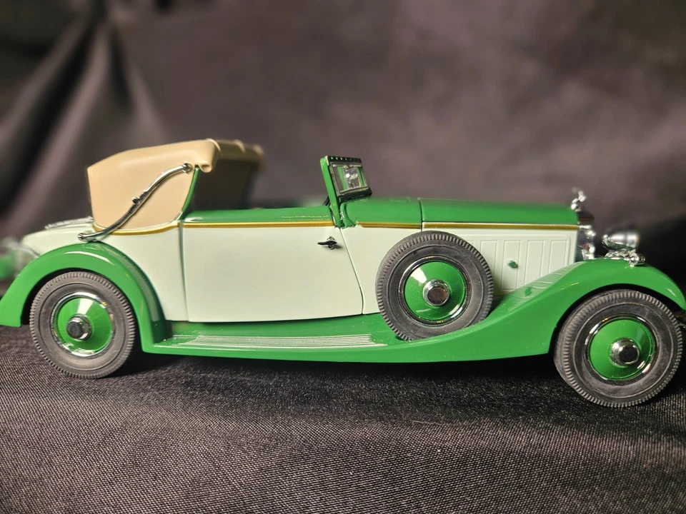 Danbury Mint 1934 Hispano Suiza J12 Green 1:24 Scale Inv. #3520 - Image 3 of 4