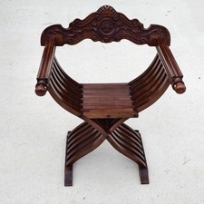 Antica sedia legno Savonarola pieghevole intagliata realizzata a mano in Italia