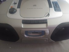 Magnavox Az1010/17 boombox Am/FM radio cd player cassette player