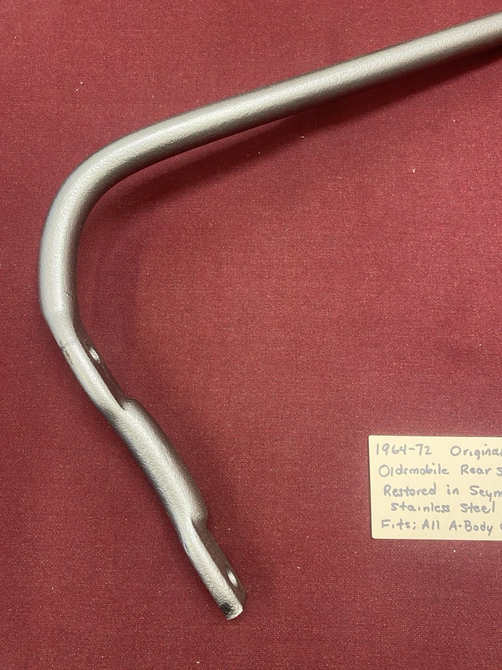 Barra estabilizadora trasera original GM Oldsmobile 1964-72 Foto 2 de 4