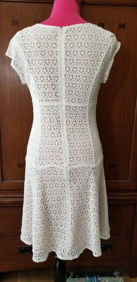 Vestido Nanette Lepore Crochet Ojales Talla 6 Blanco Línea A Vestido Manga Corta Forrado Foto 4 de 4