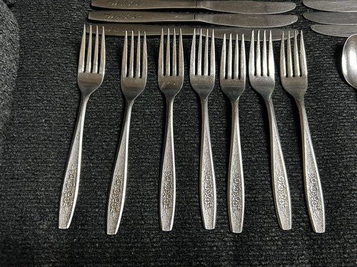 Oneida Simeon & George Rogers SPRING BALLAD Stainless Flatware Lot of 32 Pieces - Picture 7 of 9