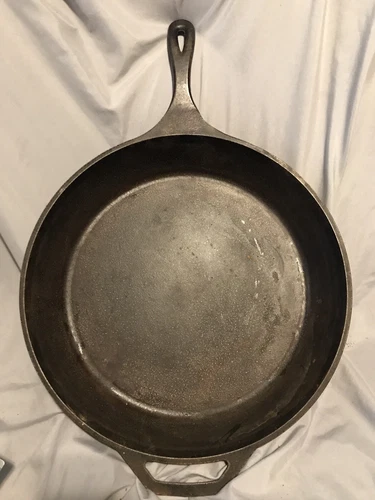 Lodge Cast Iron Skillet 14 Inch Teardrop Handle Frying Pan 14SK Vintage