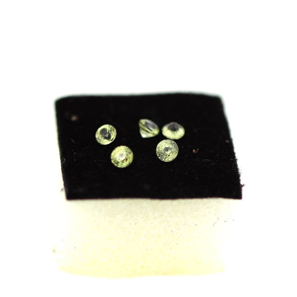Grenat Grossulaire Jaune 0.72 cts IF | Fini les Inclusions avec ces Pierres du Mali