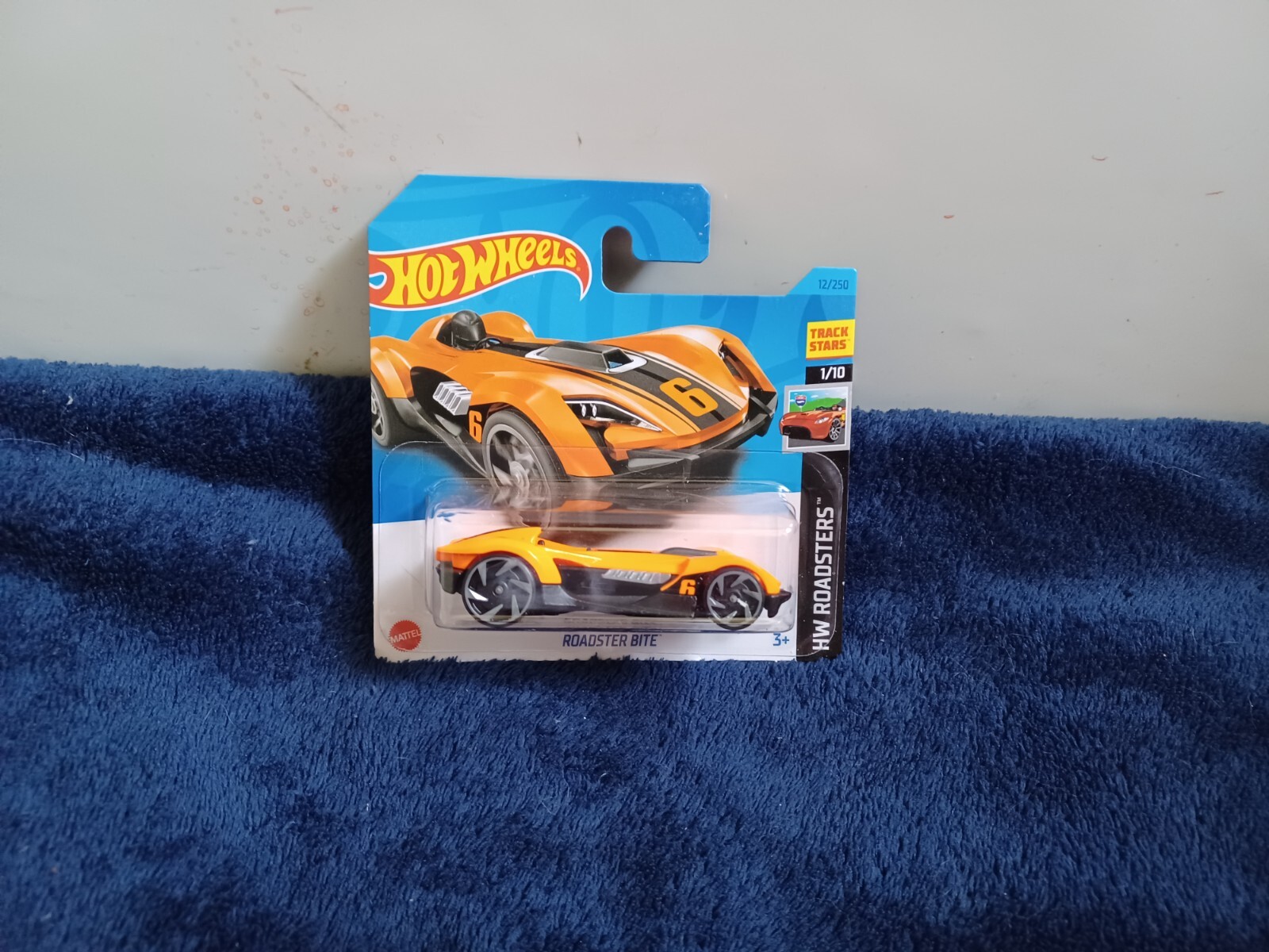 2023 Hot Wheels Roadsters 1/10 Roadster Bite Orange