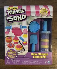 Kinetic Sand, Bake Shoppe Playset with 1lb of Kinetic Sand and 16 Tools