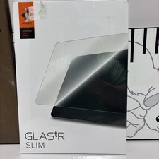 Apple MacBook Pro 14 in Spigen GLAS.tR SLIM Shockproof 9H Screen Protector