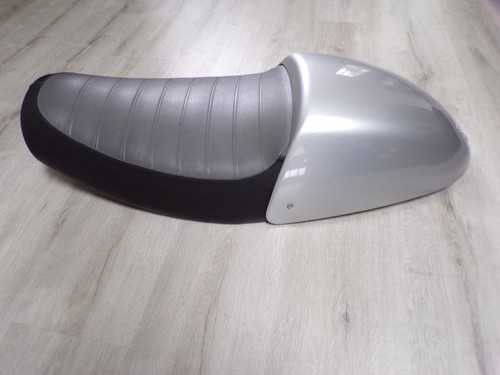 Rare Triumph 2001-15 Twin Bonneville factory bolt on cafe solo dual seat Sixty 8 - Picture 8 of 18