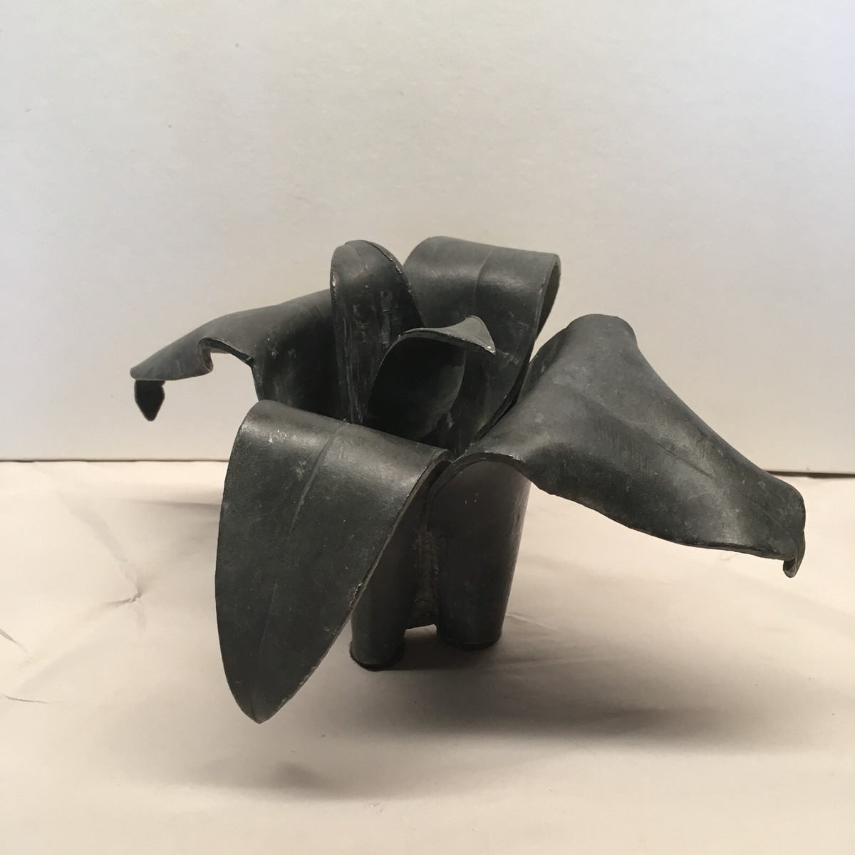 Rare Vintage Ernestine Pole the Homestead Heavy Metal Flower Frog