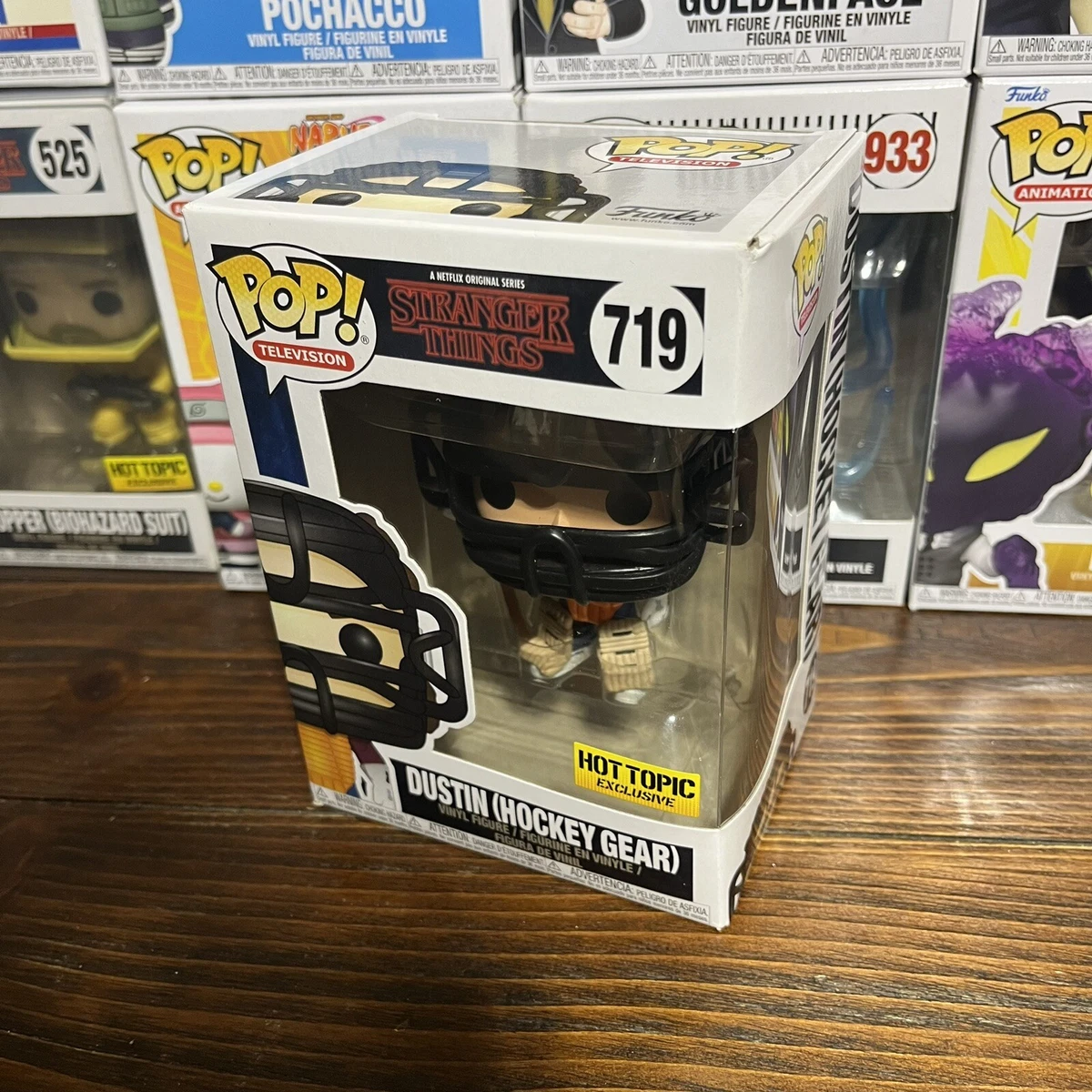 Funko pop cheap dustin hockey gear