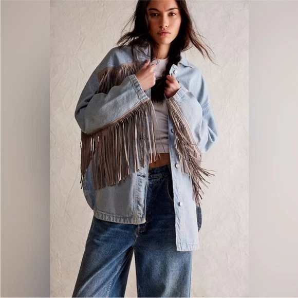New We The Free People Fringe Out Denim Jean Jacket Oversized Boho Tassel Medium
Opens in a new wind