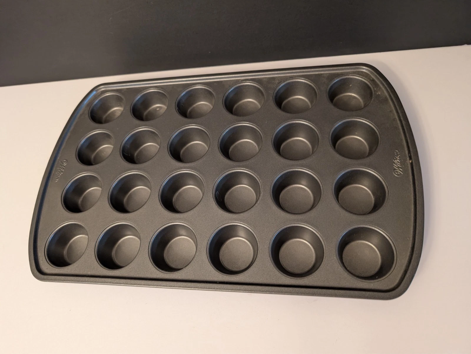 Wilton 24 Cup Mini Muffin Tin / Cupcake Pan Makes 24 1.75" Muffins VGC
Opens in a new window or tab