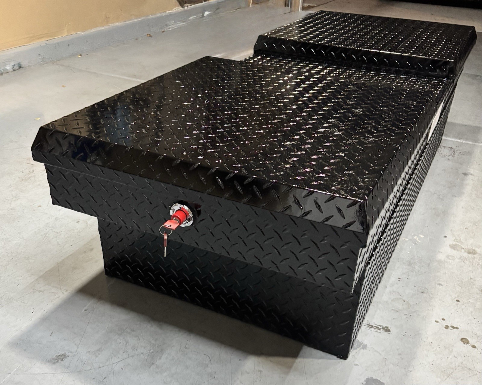 Weather Guard Gull Wing Crossover Box Extra Wide Gloss Black Aluminum 114-5-04