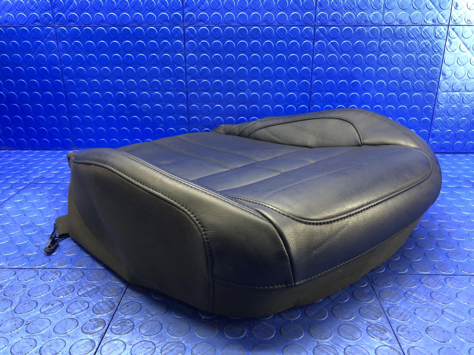 2017-2022 MASERATI LEVANTE OEM FRONT LEFT LOWER SEAT CUSHION BLACK LEATHER