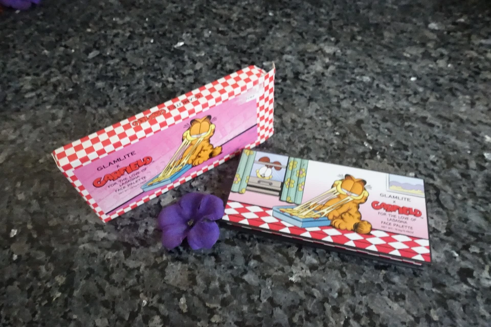 Glamlite X Garfield for the love of lasagna face palette new in box - Image 2 of 4