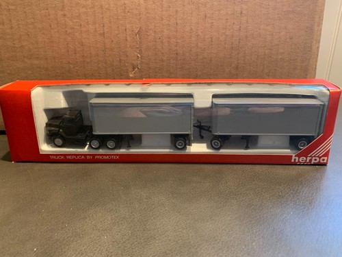 HERPA #6161 Ford L9000 cabina de 10 ruedas con remolques Pup Box de 2-27" 1:87 | Zustand: New