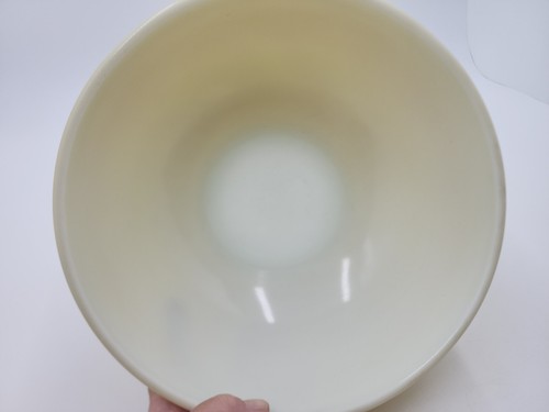Vintage Pyrex Yellow Mixing Bowl Primary Color 4 quart Early No Number TM Mark - Picture 22 of 24