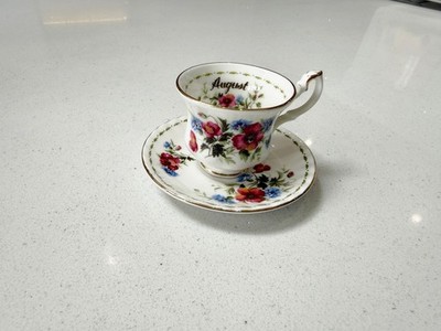 VINTAGE ROYAL ALBERT AUGUST MOHNBLUMENMONAT TEETASSE UNTERTASSE 1976 KNOCHEN CHINA