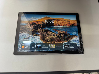 Microsoft Surface Pro 7+ Plus i5-1135G7 8GB RAM 256GB SSD Windows 11 Cracked Scr
