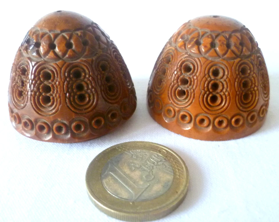 ANCIEN OEUF EN NOIX DE COROZO SCULPTÉ - Photo 4/4