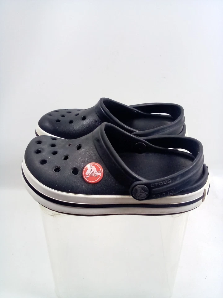 Босоножки Crocs с крокодиловой лентой для мальчиков размер C8/9 черные белые  - Изображение 3 из 4