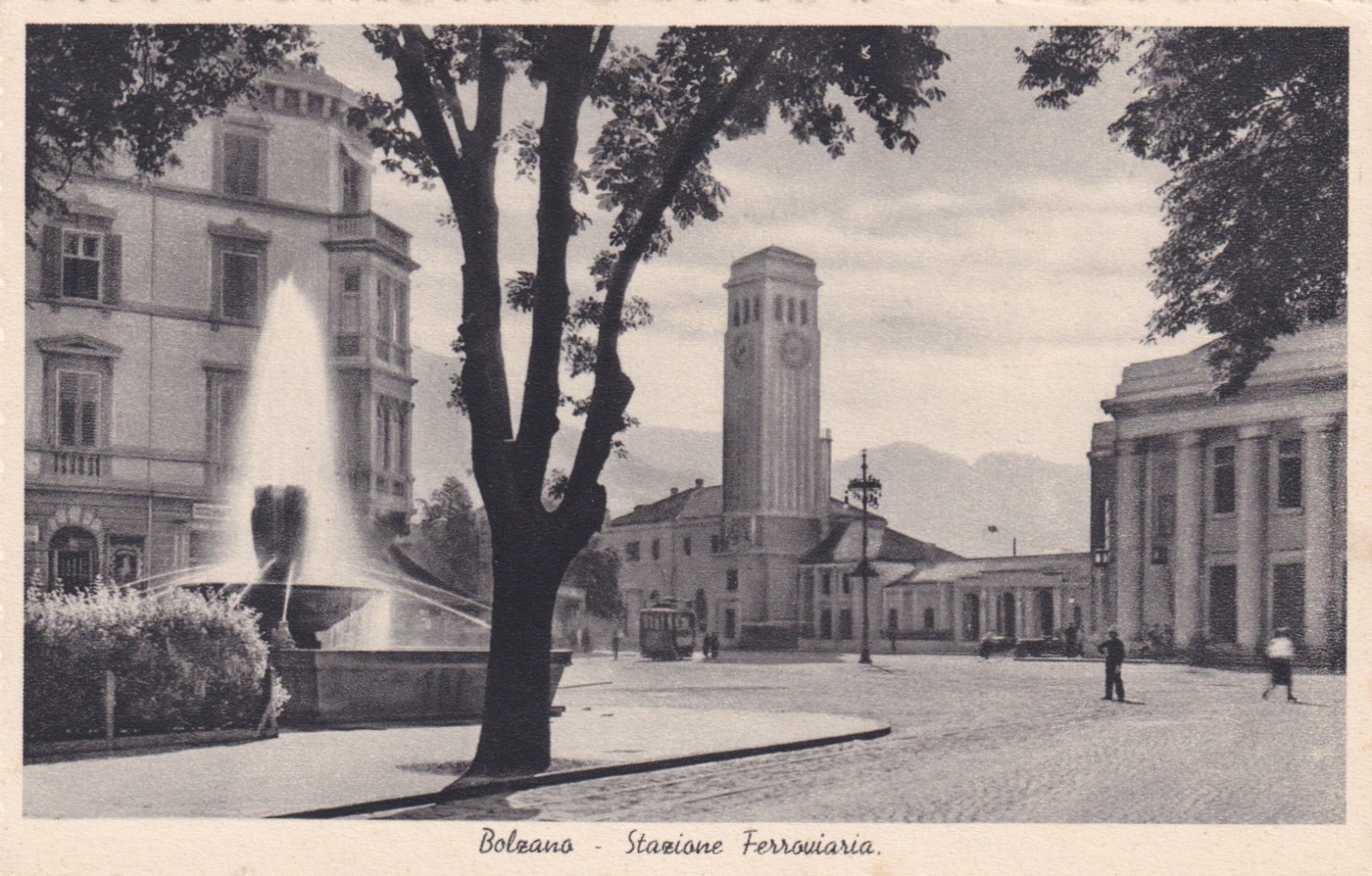 CARTOLINA DI BOLZANO ,STAZIONE FERROVIARIA  non viaggiata