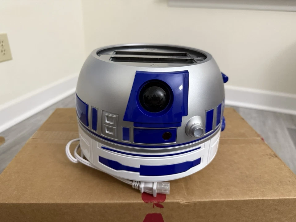 Tostadora Star Wars R2-D2 Disney Uncanny Brands 2 rebanadas con sonidos activos Foto 4 de 4