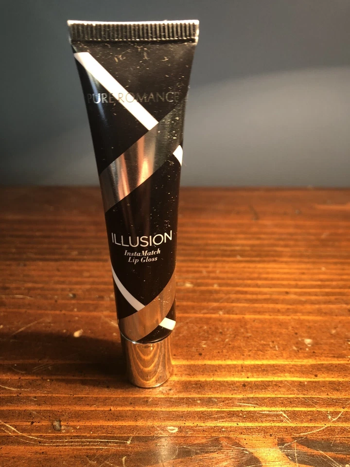 Brillo de labios Pure Romance Illusion InstaMatch nuevo Foto 2 de 3