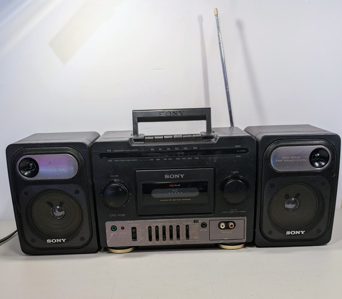 Vintage Sony CFS-1030 BOOMBOX Stereo Radio Works/Tape Player Doesn