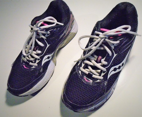 Saucony Grid Tornado 4 scarpe da corsa nero rosa donna taglia 9 modello 15143-1 - Foto 3 di 12