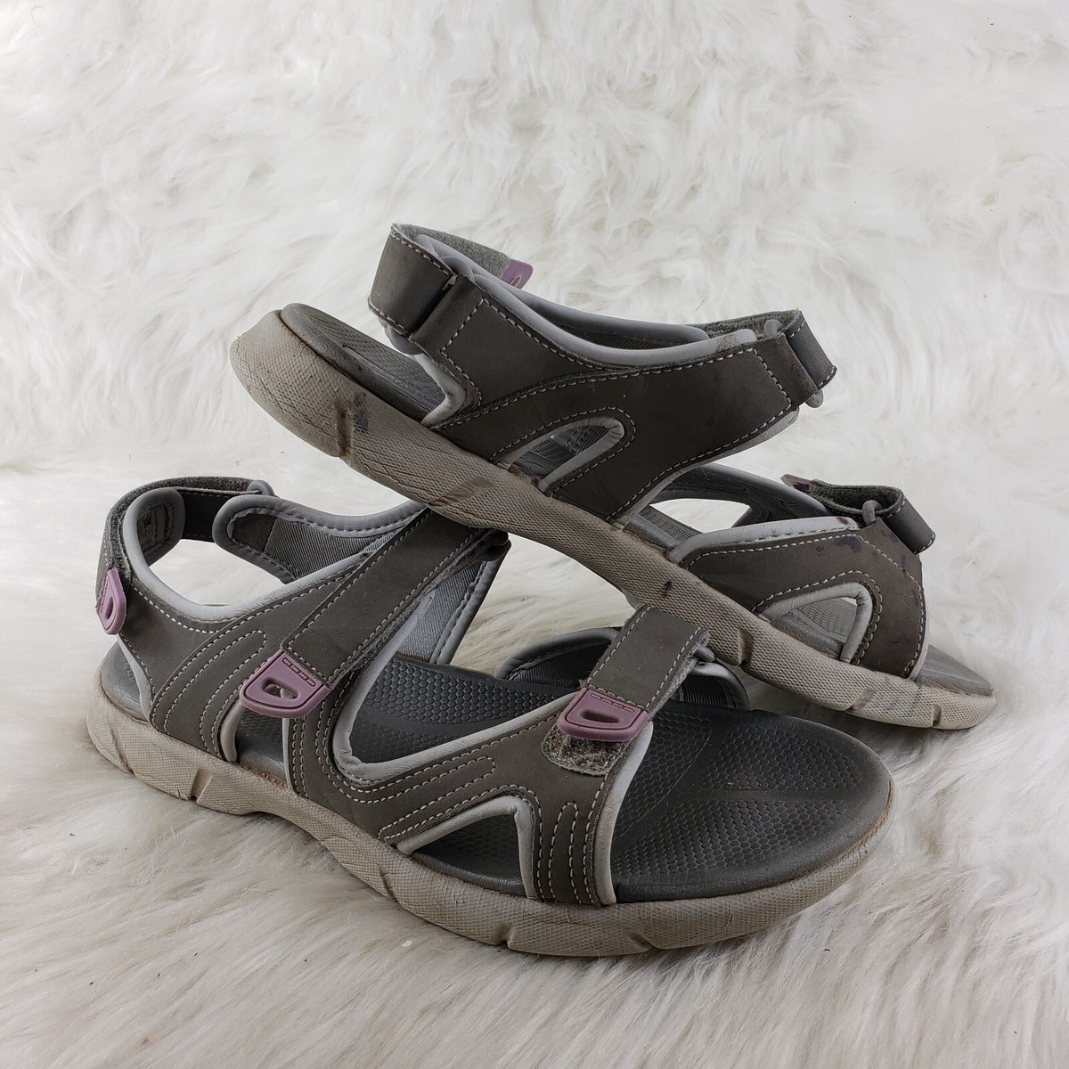 Khombu Gray Women\'s Sandals Amazon.com | Khombu Womens Albion Sandal, Dark Taupe/Grey  main image 3