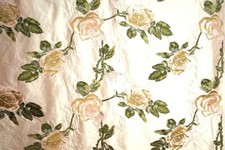 COUPON 1M65 TISSU SOIE SAUVAGE FLEURIE BRODEE LARGEUR 137 CM