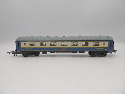 Lot de Jouef. Lot d'éléments de réseaux, rails, wagons Jouef HO et 231