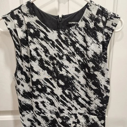 New $98 EXPRESS Metallic Printed Pleated Shoulder Ruffle Mini Dress Size XS - Picture 5 of 5