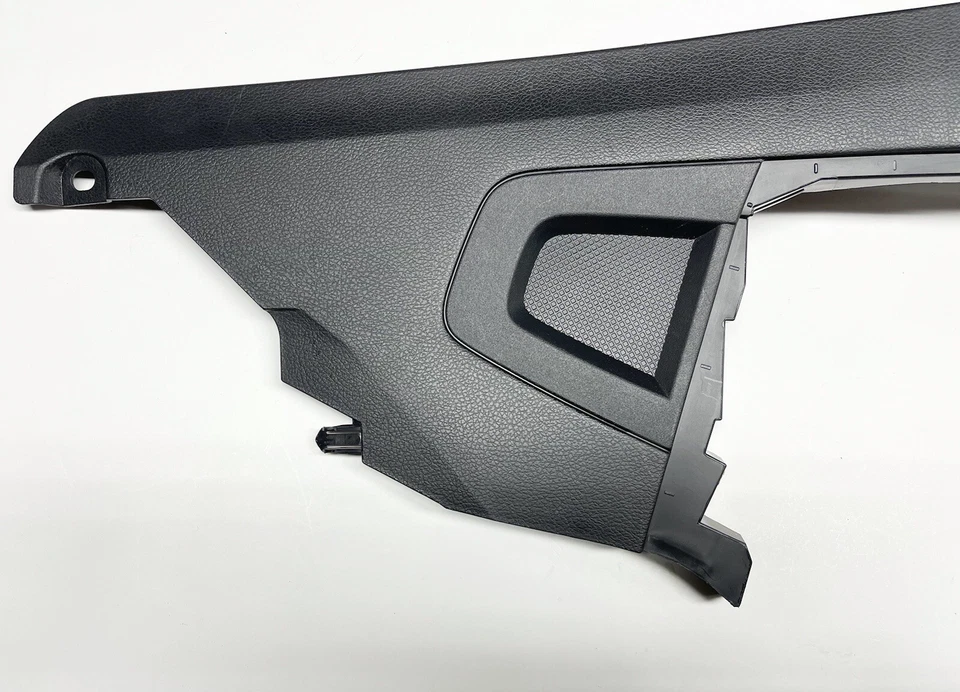 Cubierta Subaru Forester 2014-2016 Inp Ctr derecha negra OEM 66241SG020 Foto 2 de 4