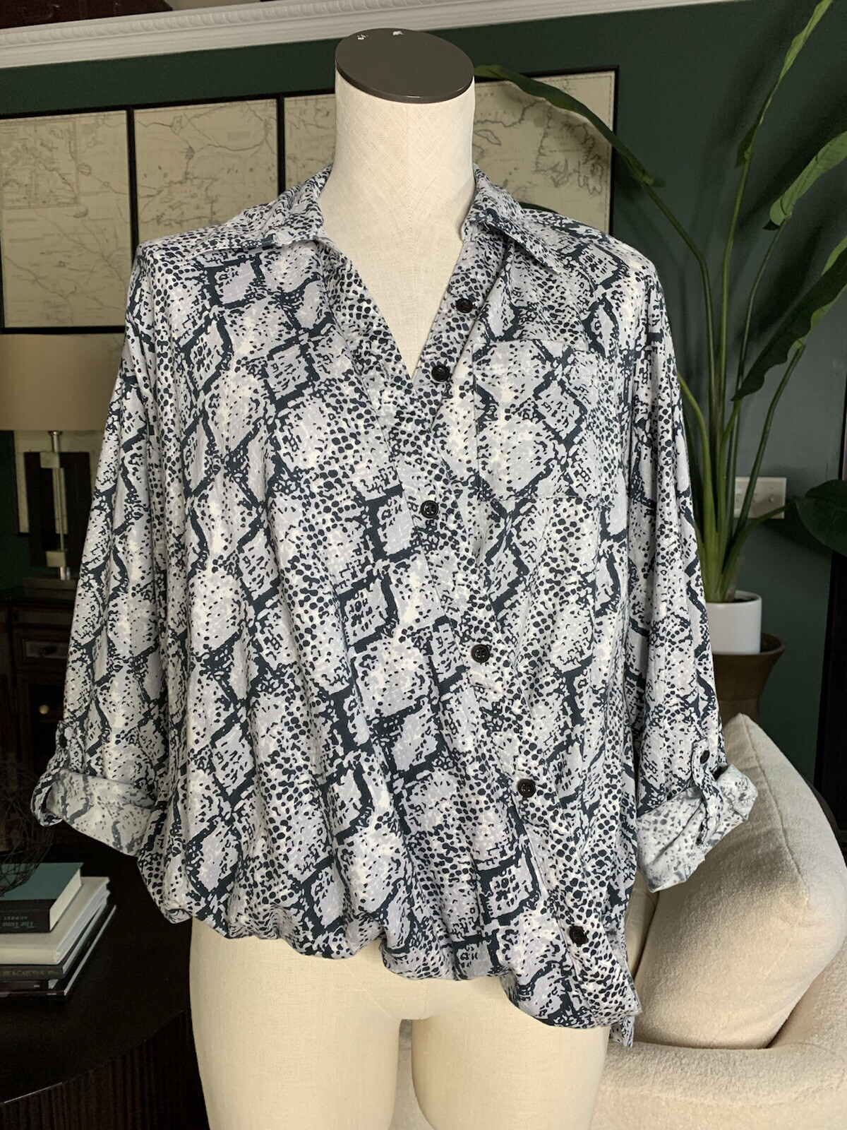 the royal standard women large gray reptile cotton Roll Sleeve Faux wrap top K