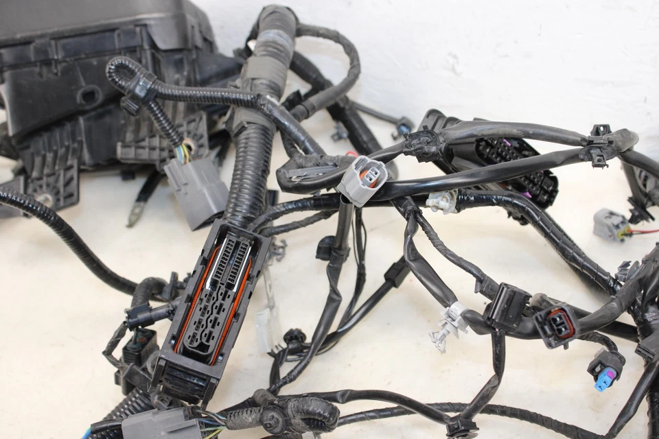 Arnés de cables bahía de motor aire acondicionado Mazda MX-5 Miata 2016-2017 NA1L67010C OEM MV43 Foto 4 de 4